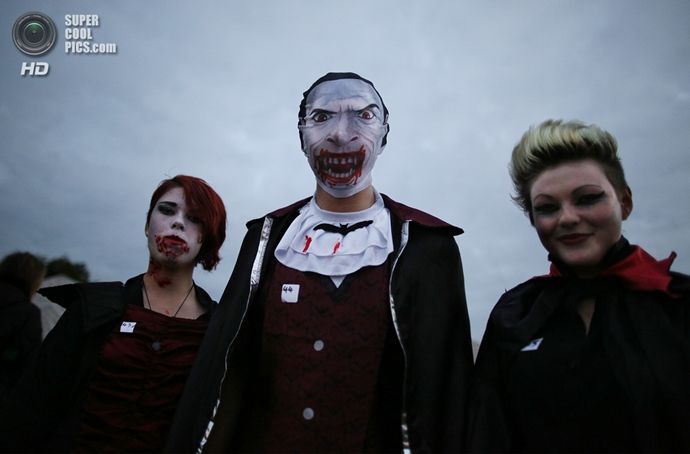 Vampire's Gather To Attempt To Break A New World Record