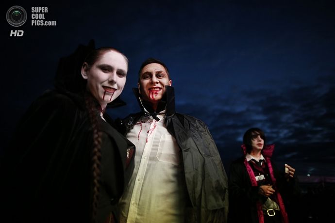 Vampire's Gather To Attempt To Break A New World Record