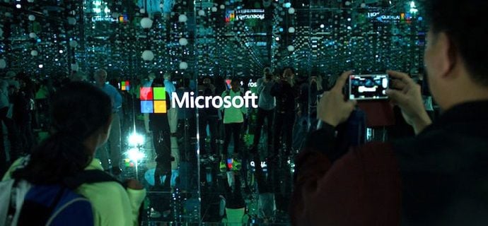 Захватывающий мультимедиа проект Infinity Room от Microsoft
