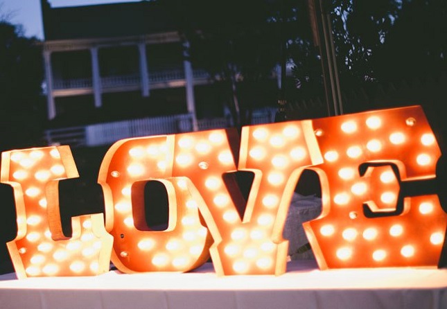 All you need is L.O.V.E. или как задействовать любовь в свадебном декоре
