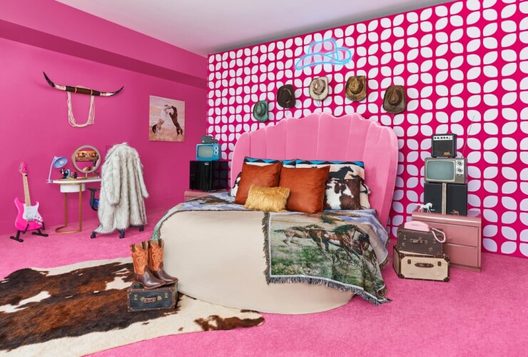 Airbnb-Barbie-DreamhouseKen-Bedroom